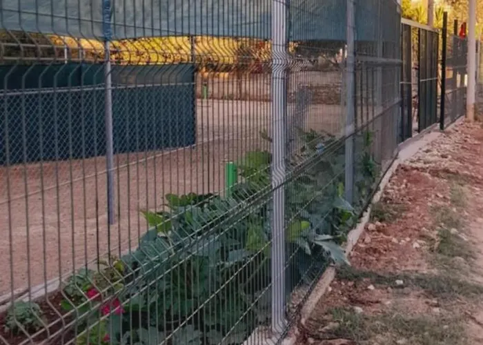 Ampelonas Kamp alanı