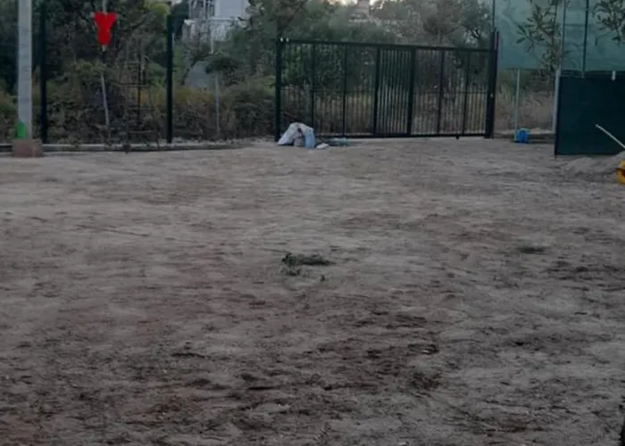 Ampelonas Kamp alanı *